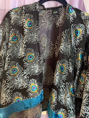 Gallery Collectibles Black Sheer Peacock Feather Kimono